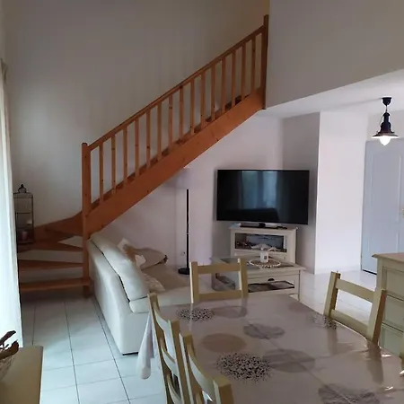 De 75m² A 300m De La * لوسات